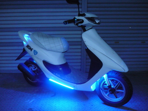 ホンダ ライブディオZX-2 AF35 人気の白 青LED オーディオ付き