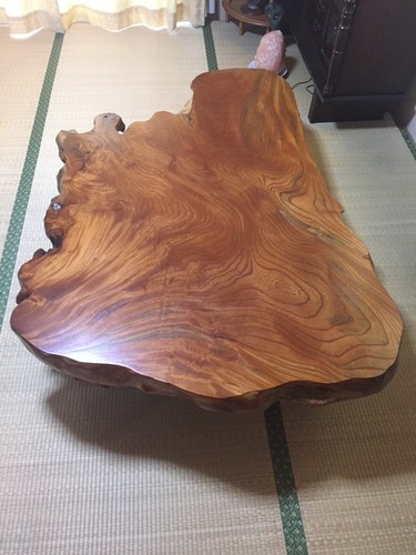 木製テーブルをお譲りします。（高級感のある、おしゃれなものですが、値下げしました。）
