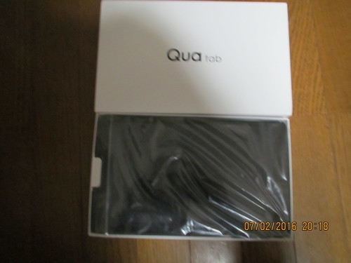 タブレットPC au qua tab