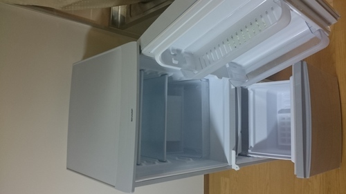 7/15（金）まで受付します。　2015年製 1年使用 冷蔵庫 シャープ SJ-D14-S　2ドア　137Ｌ 引き取り可能な方