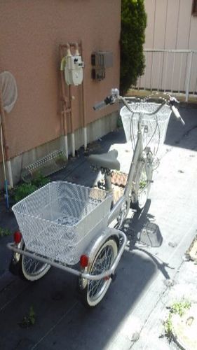 大人用三輪車 １回乗っただけ