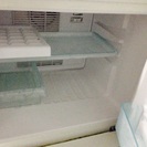 一人暮らし用冷蔵庫、差し上げます。