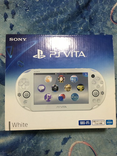 PS Vita PCH-2000 ホワイト Wi-Fiモデル 美品