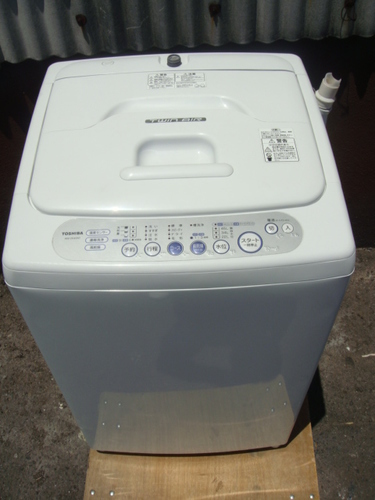 2009年製ＴＯＳＨＩＢＡ４．２㎏全自動洗濯機　　高松市配達、取り付け無料