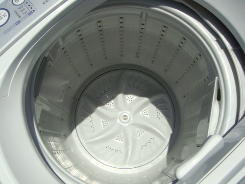 2009年製ＴＯＳＨＩＢＡ４．２㎏全自動洗濯機　　高松市配達、取り付け無料