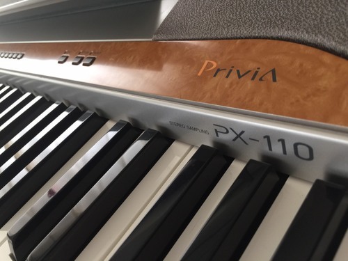 ☆CASIO 電子ピアノ  Privia PX-110  ☆88鍵盤 ☆引取限定 でお願いします。