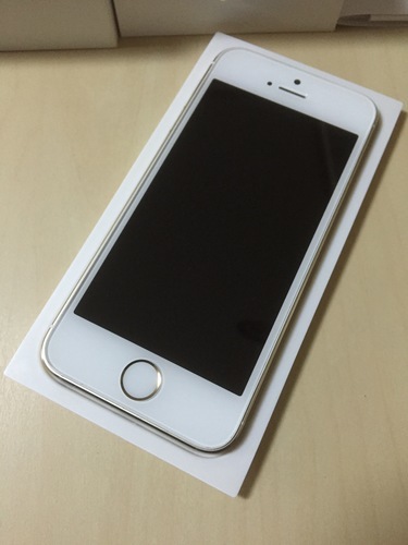 憧れの 美品 iPhone5s 残債なし ◯判定 au 16GB ゴールド iPhone ...