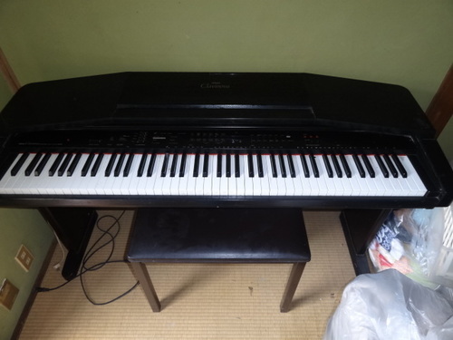 電子ピアノ！ヤマハ！Ｃｌａｖｉｎｏｖａ　ＣＶＰ－４５！綺麗で、機能問題なく使えます！