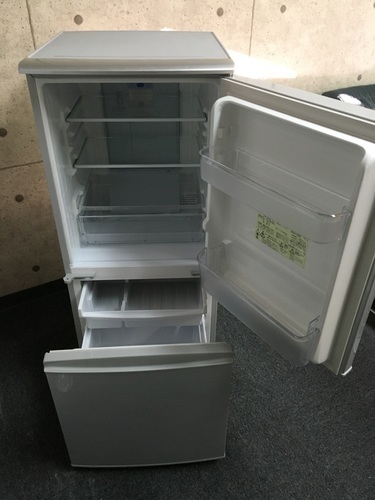 みーさん専用 シャープ 冷蔵庫 SJPD14w プラズマクラスター  シルバー Amazon | SHARP プラズマクラスター搭載どっちもつけかえドア