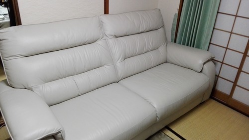 希少！超美品！白い本革の最上級ソファー売ります！