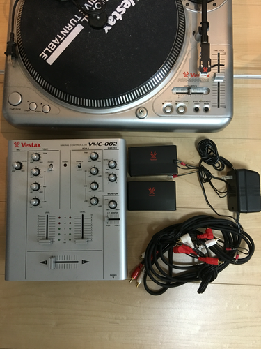 【値下げします】Vestax ターンテーブル2台とミキサー1台