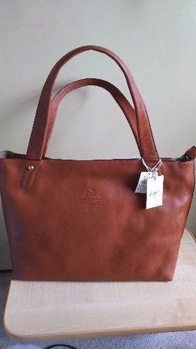 Dakotaの新品バッグ