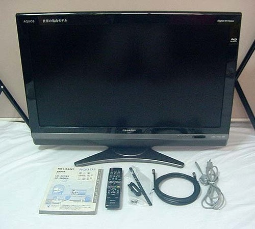 ブルーレイ内蔵アクオス32インチ 液晶テレビ