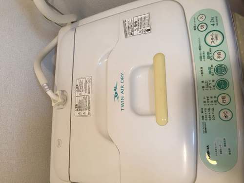 東芝洗濯機2011年製（AW-404(W) 4.2kg）