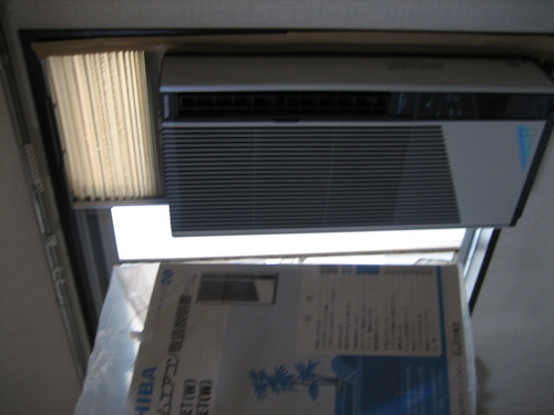ジャンク東芝窓用エアコン枠付中古 (わらしべくん) 豊田の季節、空調家電《エアコン》の中古あげます・譲ります｜ジモティーで不用品の処分