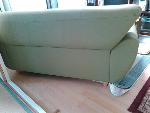 値下げしました　【美品】3人掛けのソファー：引っ越し先に搬入したら、大きすぎました。