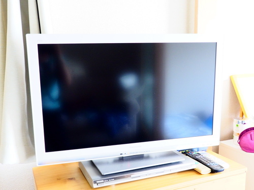 液晶テレビ＋マルチリージョンDVDプレーヤー