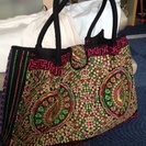 刺繍の美しいバッグ