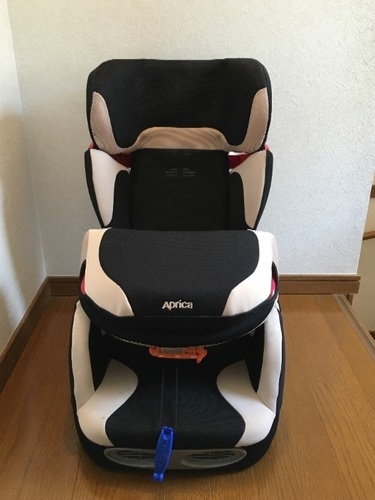 アプリカ☆良品！ ジュニアシート 1歳〜11歳頃まで使えます　　数回のみの使用です。