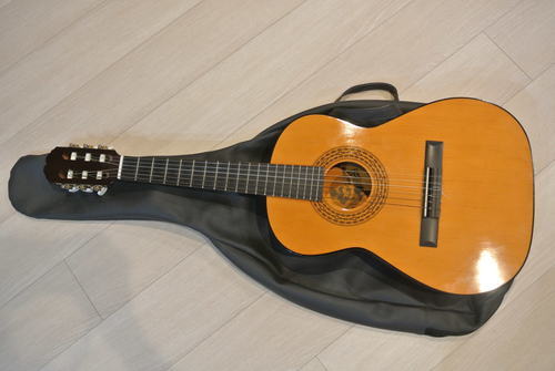 ジュニア子供練習用ギター　スペイン製　ソフトカバー付