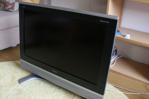 シャープ32型　液晶テレビ