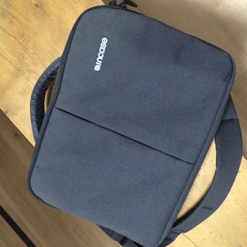 Incase 15インチReform collection Tensaerlite Brief Bag