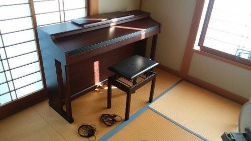 ローランド　電子ピアノ　本格派です。（再々値下げしました）