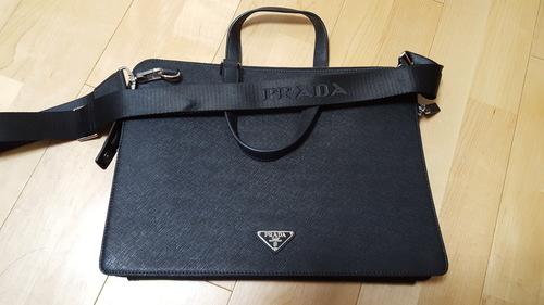 値下げ！未使用！Prada メンズ　ブリーフケース　ビジネス　フォリオ　本革　ブランド