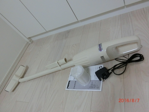 マキタ　7.2V充電式クリーナー　4070DWI(アイボリ－)　新品
