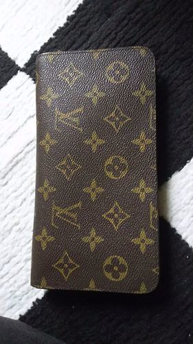 ヴィトンの長財布