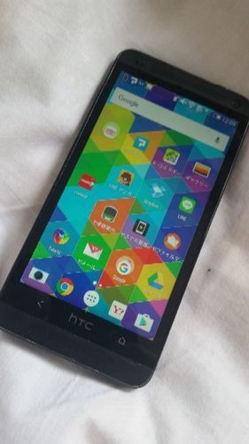 HTC J one  htl22 beatsのスピーカー搭載！ 値段交渉可！