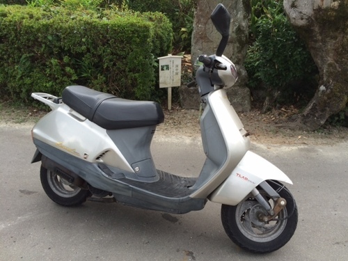 ホンダ　リード９０　シルバーメタリック