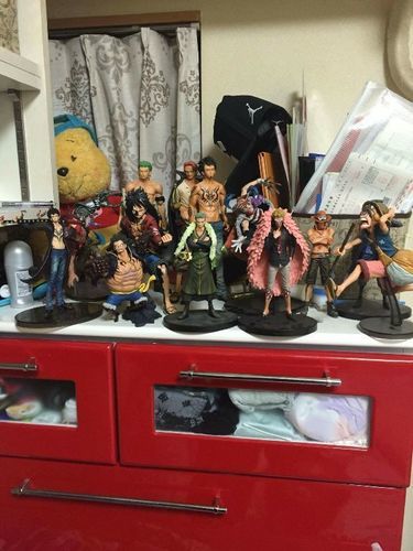 ワンピースフィギュア全部で３万円
