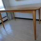 IDCで購入したダイニングテーブル(椅子はなし)