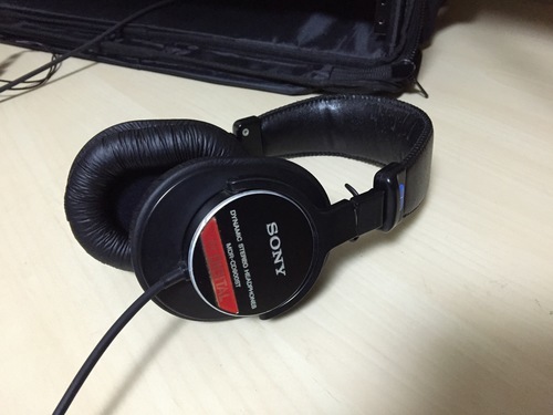 定番スタジオヘッドホン SONY MDR-CD900ST / 左右パッド新品に交換済み