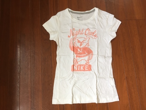 Nike Slim Fit みみずく白ｔシャツレディースｓサイズ Rekuchin 北浦和のtシャツ レディース の中古 古着あげます 譲ります ジモティーで不用品の処分