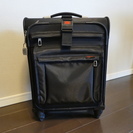 3泊程度のスーツケース（布製ブラック）