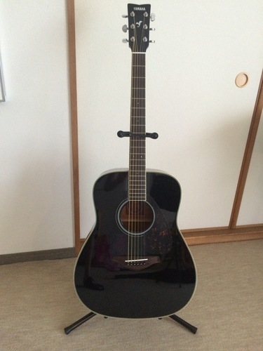 ***新品同様*** YAMAHA FG720Sアクスティックギター、スタンド、譜面台、ソフトケース等の付属品付き