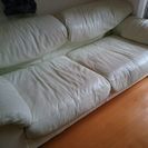 中古、クリーム色ソファ、折りたたみ式ベッド