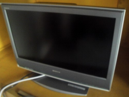 ソニー　２３インチ　液晶テレビ　リモコンつき