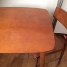 カフェ風テーブル　椅子２脚つき