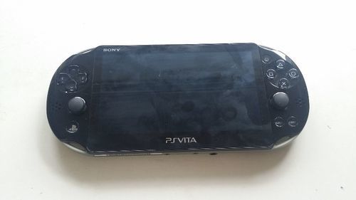 PSVITA PCH-2000 中古