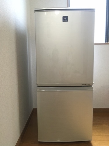 冷蔵庫10,000円　シャープ2012年製