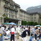 いらなくなったらいる人へ　市役所前フリーマーケット（京都市役所前広場）の画像