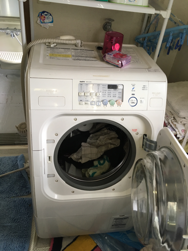 サンヨー斜めドラム式洗濯機（洗濯機9Ｋ 乾燥機6Ｋ）（ホワイト）