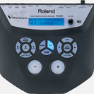 【送料無料】Rolandの電子ドラムセット(椅子、フットペダル付)