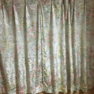 花柄のカーテン
