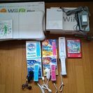 Wii本体/バランスボード/ソフトx4/リモコンx3/ヌンチャクx2