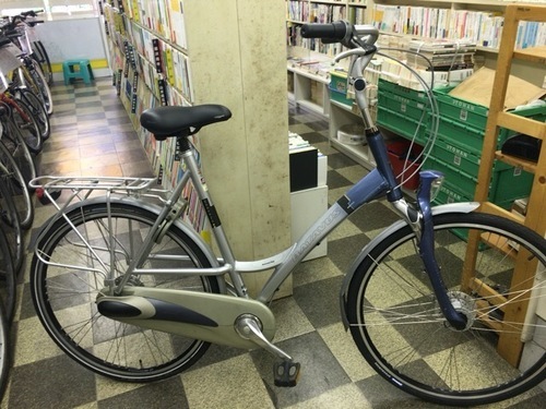 [3466]BATAVUS　超大型オランダ製自転車　サドル地上高1020mm　ハンドル高1200mm　700×35C　内装8段変速　フロントフォーク一体型LEDオートライト　アルミフレーム　前後ローラーブレーキ　フロントサスペンション　サスペンション付シートポスト　シルバー×ブルー