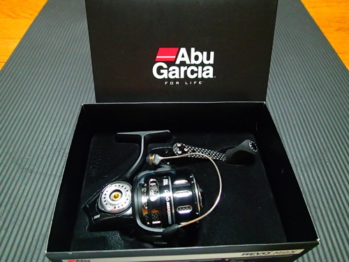 手渡し希望【美品】Abu　Garcia　REVO　MGX　2500SH